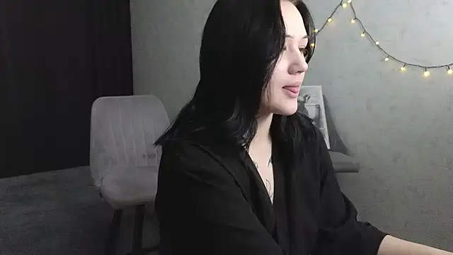 Tori cute online show from 05-21-26, 01:03