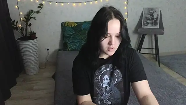 Tori cute online show from 05-29-26, 12:38