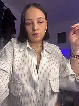 Snapshot of LilyNovaa chatting on 06-02-26, 12:21 LilyNovaa online show from 06-02-26, 12:21