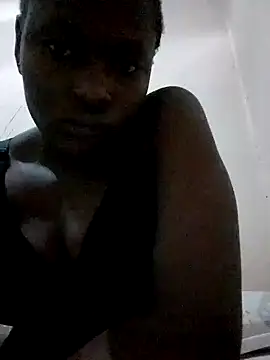 Queenielush online show from 05-20-26, 11:51