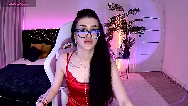 Snapshot of Ariella_Me chatting on 06-18-26, 06:34 Ariella Me online show from 06-18-26, 06:34