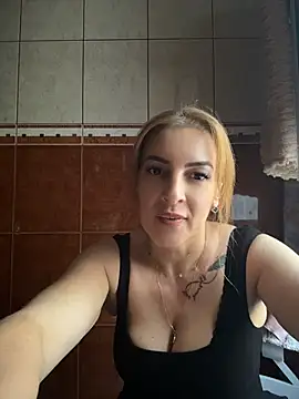 Snapshot of Hot-Milf4U chatting on 06-10-26, 05:08 Hot-Milf4U online show from 06-10-26, 05:08