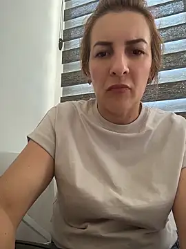 Snapshot of Hot-Milf4U chatting on 06-04-26, 01:16 Hot-Milf4U online show from 06-04-26, 01:16