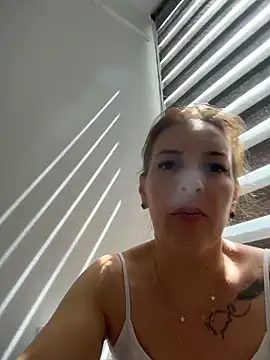 Snapshot of Hot-Milf4U chatting on 06-14-26, 11:55 Hot-Milf4U online show from 06-14-26, 11:55