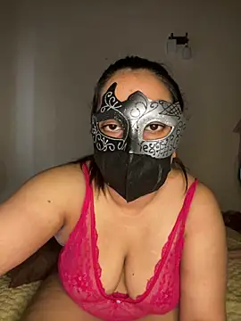 LioraWance online show from 06-19-26, 01:44