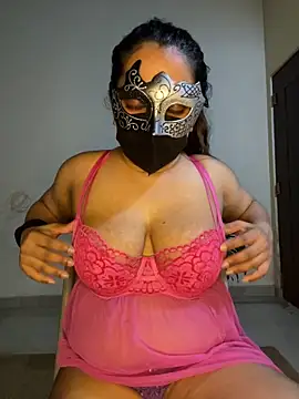 LioraWance online show from 06-17-26, 01:32