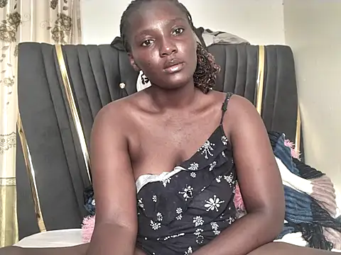 sexyleah25 online show from 06-19-26, 06:41