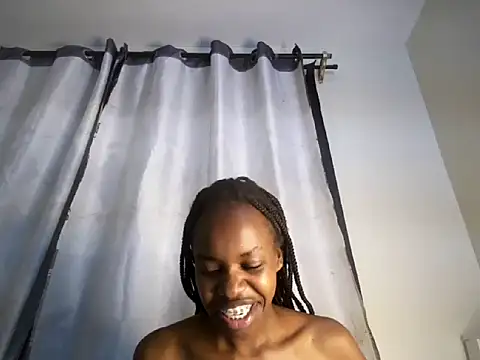 Snapshot of Tiara_tr chatting on 05-20-26, 08:06 Tiara tr online show from 05-20-26, 08:06