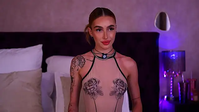 Snapshot of MarissaFox chatting on 06-22-26, 05:15 MarissaFox online show from 06-22-26, 05:15