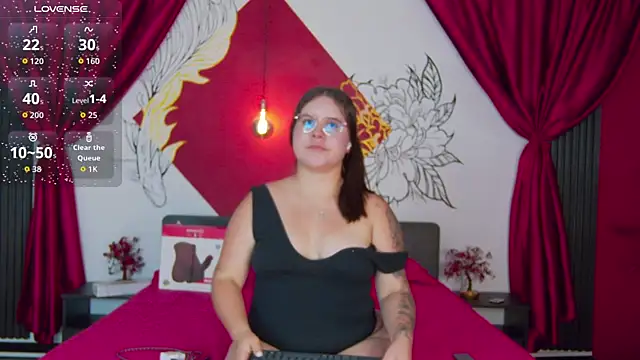 Snapshot of Lia_Avalon chatting on 06-30-26, 11:43 Lia Avalon online show from 06-30-26, 11:43