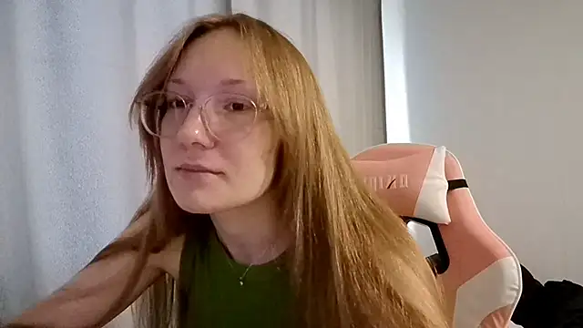 LauraTurber online show from 05-28-26, 01:28