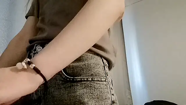 LauraTurber online show from 05-23-26, 03:11