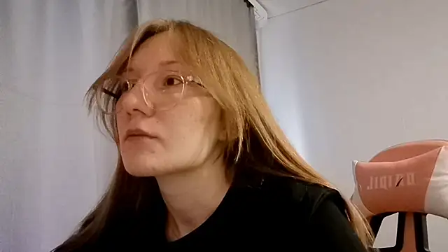 LauraTurber online show from 05-30-26, 02:12