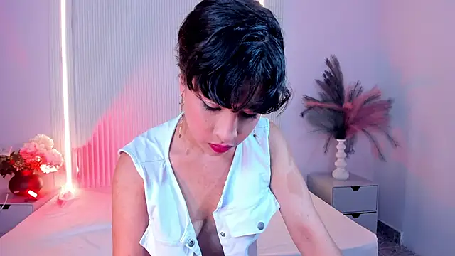 AmyPrice9 online show from 06-17-26, 10:19