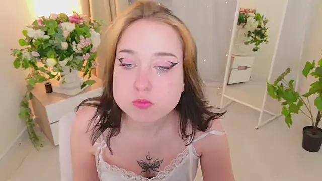 Oksi Koxy online show from 06-19-26, 02:34