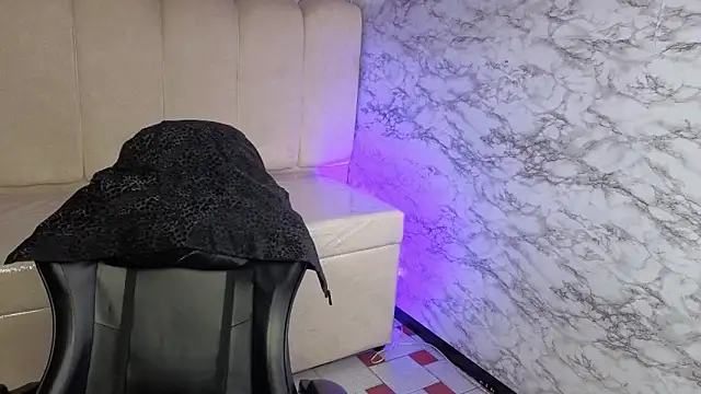 Adarasuri v online show from 06-14-26, 03:08