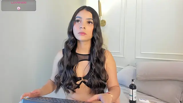 Snapshot of Alana_cutte chatting on 05-23-26, 05:28 Alana cutte online show from 05-23-26, 05:28