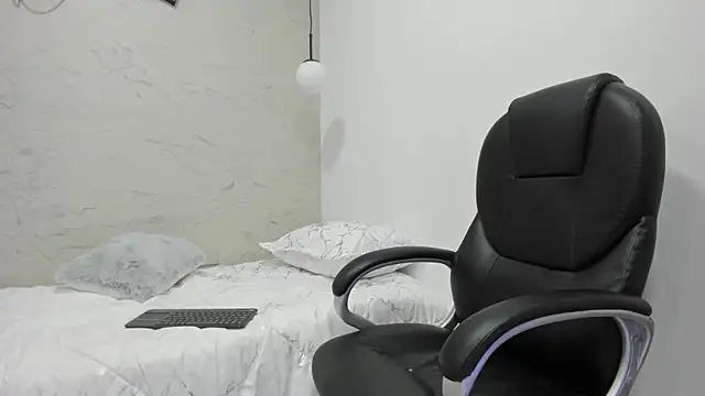 HannahMillers online show from 06-14-26, 03:24