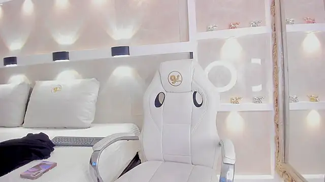 Snapshot of juliana_smithh chatting on 06-11-26, 03:03 juliana smithh online show from 06-11-26, 03:03
