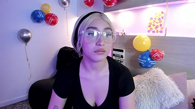 Nina-Mars online show from 06-25-26, 01:38