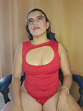 Estrella em online show from 05-26-26, 06:17
