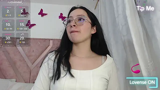 Snapshot of Angel-Hott_ chatting on 05-30-26, 04:08 Angel-Hott online show from 05-30-26, 04:08