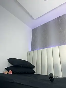 Snapshot of Mia_Cartter_ chatting on 06-18-26, 04:00 Mia Cartter online show from 06-18-26, 04:00