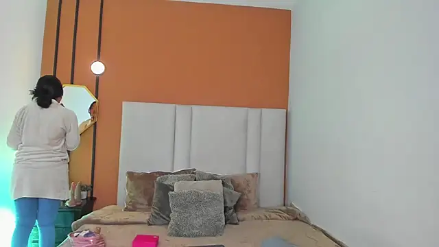 Mia boobs24 online show from 06-17-26, 12:15
