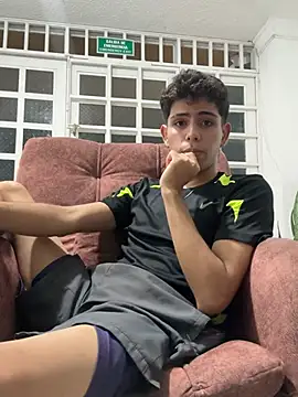 hunterwest06 online show from 06-19-26, 12:27