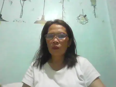 momshe2026 online show from 06-18-26, 01:16
