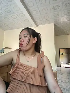 Snapshot of Suki-love chatting on 05-27-26, 01:48 Suki-love online show from 05-27-26, 01:48