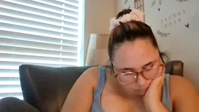 Midnight Riott online show from 06-04-26, 01:32