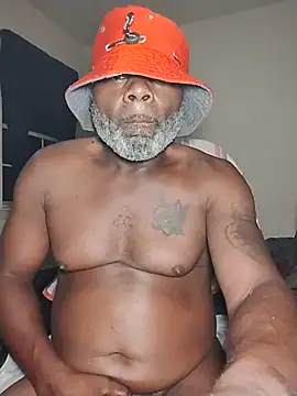 Tremainebigg online show from 07-24-26, 08:32