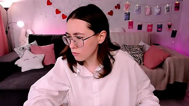 Snapshot of polly_pop_ chatting on 07-15-26, 09:27 polly pop online show from 07-15-26, 09:27
