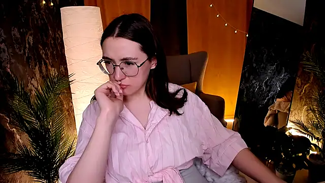 Snapshot of polly_pop_ chatting on 07-18-26, 10:02 polly pop online show from 07-18-26, 10:02