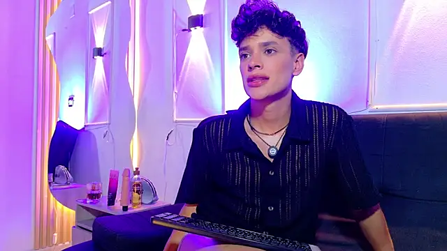 Ander asford77 online show from 05-26-26, 12:36