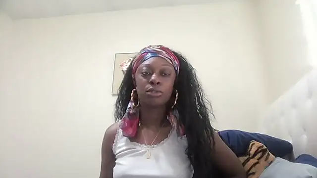 Prettylondond online show from 06-19-26, 03:40