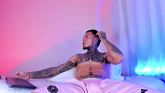  Kevin xxx online show from 03-19-25, 08:11