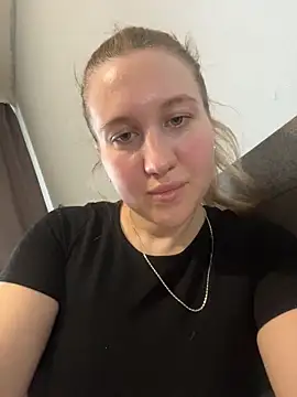 Snapshot of MarieHeartt chatting on 06-18-26, 09:14 MarieHeartt online show from 06-18-26, 09:14