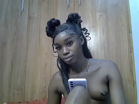Snapshot of Vsexie chatting on 06-29-26, 06:51 Vsexie online show from 06-29-26, 06:51