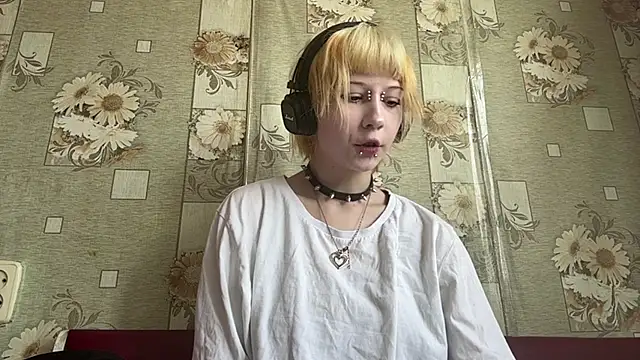 Snapshot of FatimahFroman chatting on 05-21-26, 09:39 FatimahFroman online show from 05-21-26, 09:39