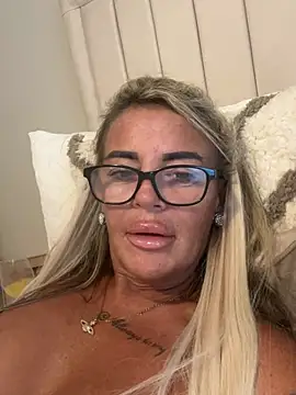 hotmilf66 online show from 06-01-26, 06:51