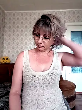 Kitty-MEOWW online show from 06-14-26, 04:19