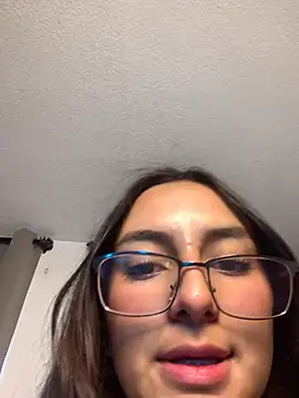MoonLitDoll online show from 06-18-26, 07:41