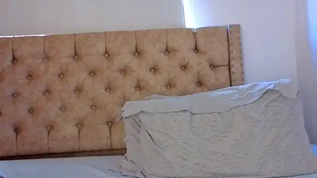 ValkiryMonts online show from 06-18-26, 01:49