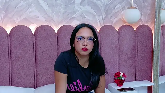 Maddy-Dove online show from 05-26-26, 06:00