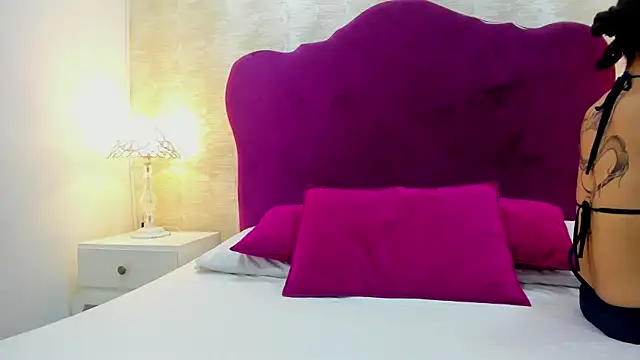 Snapshot of AlexaGill chatting on 06-05-26, 12:33 AlexaGill online show from 06-05-26, 12:33