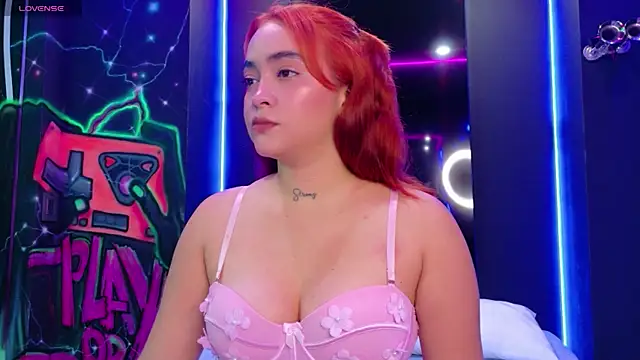 Snapshot of AliceHillss chatting on 05-26-26, 11:52 AliceHillss online show from 05-26-26, 11:52