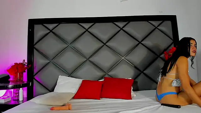 IsabellaVillalobos online show from 06-19-26, 02:01