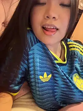 Snapshot of maria_lunag chatting on 06-18-26, 02:32 maria lunag online show from 06-18-26, 02:32